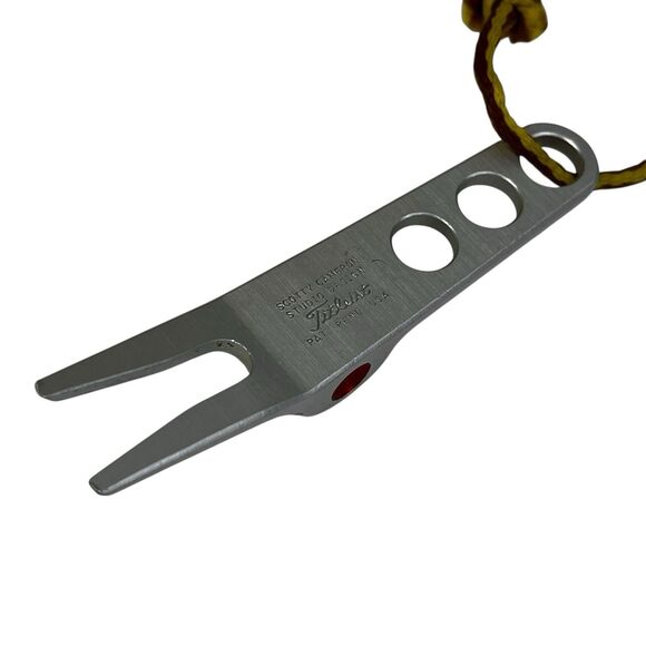 Scotty Cameron Putter Cover Studio Design Titleist w/ Divot Tool Golf Headcover - Picture 8 of 10